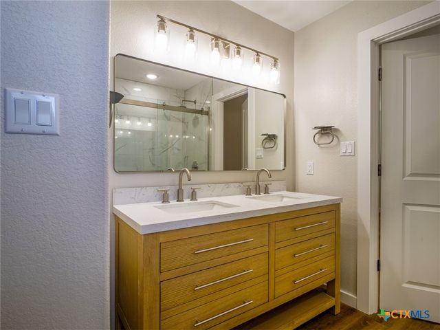 301 Cedarhill Drive, Granite Shoals, TX 78654