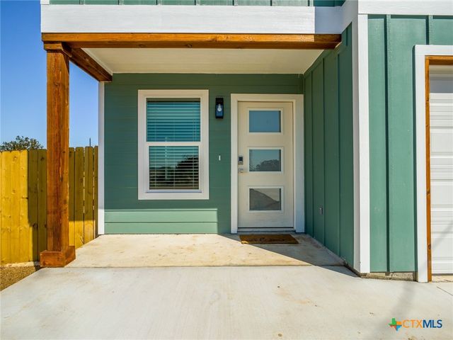 301 Cedarhill Drive, Granite Shoals, TX 78654