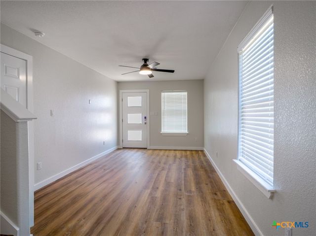 301 Cedarhill Drive, Granite Shoals, TX 78654