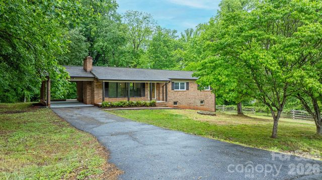 1871 Crestview Drive, Newton, NC 28658