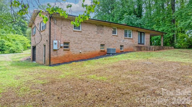 1871 Crestview Drive, Newton, NC 28658