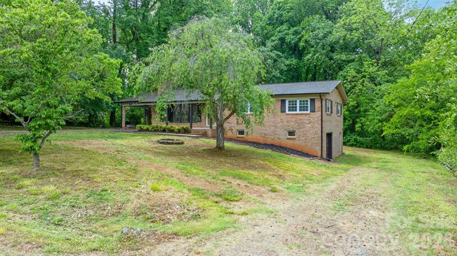1871 Crestview Drive, Newton, NC 28658