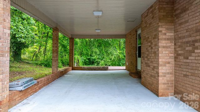 1871 Crestview Drive, Newton, NC 28658