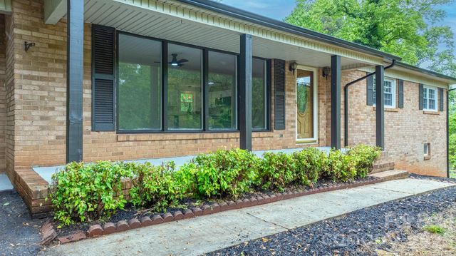 1871 Crestview Drive, Newton, NC 28658