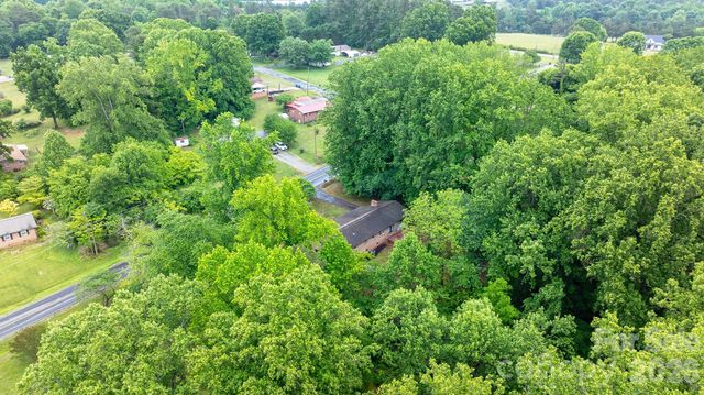 1871 Crestview Drive, Newton, NC 28658