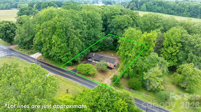 1871 Crestview Drive, Newton, NC 28658