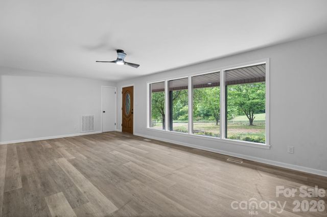 1871 Crestview Drive, Newton, NC 28658