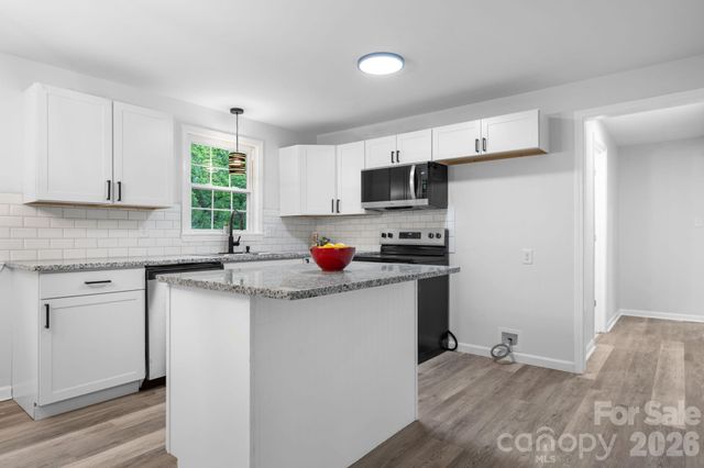 1871 Crestview Drive, Newton, NC 28658