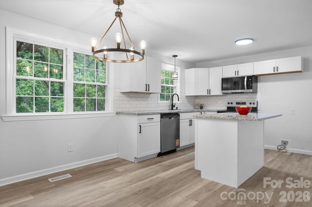 1871 Crestview Drive, Newton, NC 28658
