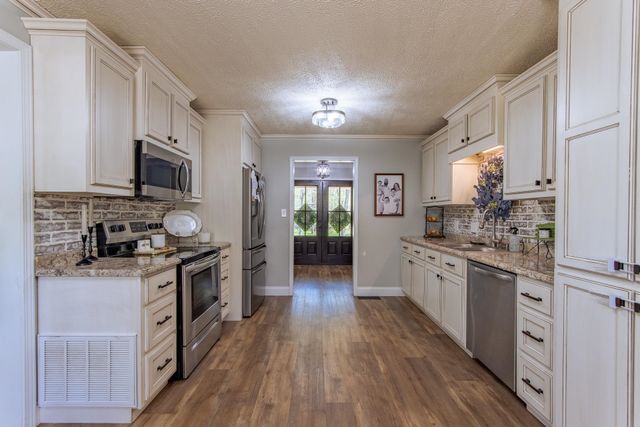 180 HORNER DR, Selmer, TN 38375