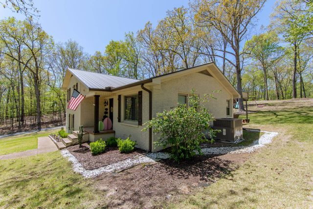 180 HORNER DR, Selmer, TN 38375