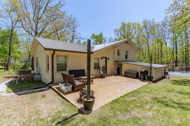 180 HORNER DR, Selmer, TN 38375