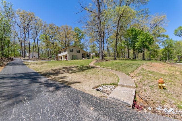 180 HORNER DR, Selmer, TN 38375