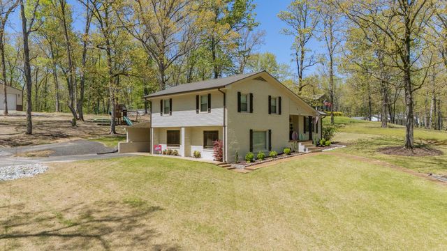 180 HORNER DR, Selmer, TN 38375