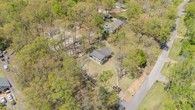 180 HORNER DR, Selmer, TN 38375
