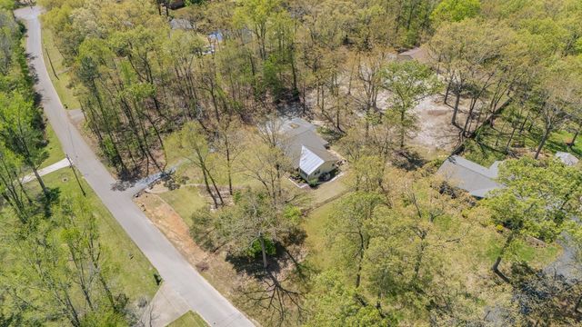 180 HORNER DR, Selmer, TN 38375