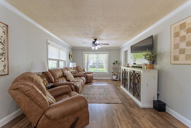 180 HORNER DR, Selmer, TN 38375