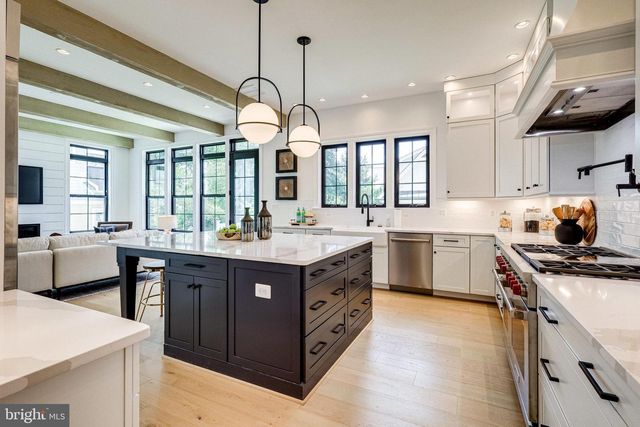 3800 13TH ST N, Arlington, VA 22201