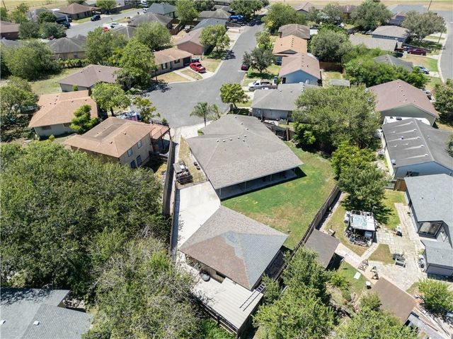 1126 Green Willow Drive, Corpus Christi, TX 78405