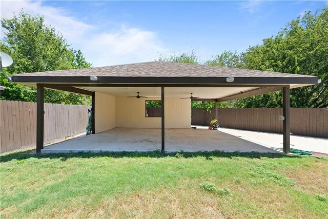 1126 Green Willow Drive, Corpus Christi, TX 78405