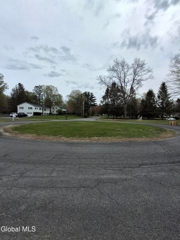 21 Payne Court, Clifton Park, NY 12065