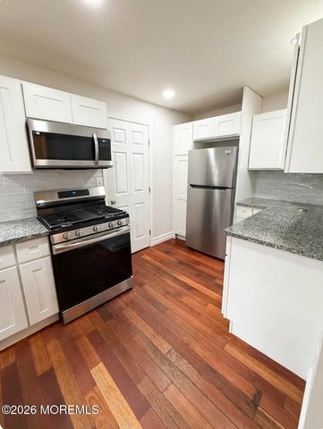 15 Poplar Street, Port Monmouth, NJ 07758