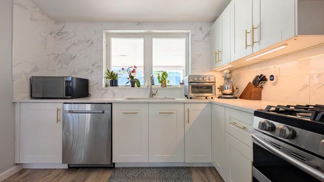 625 RENZ ST, Philadelphia, PA 19128
