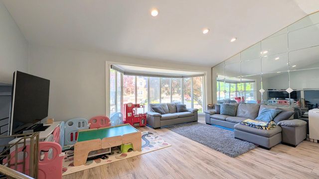 625 RENZ ST, Philadelphia, PA 19128