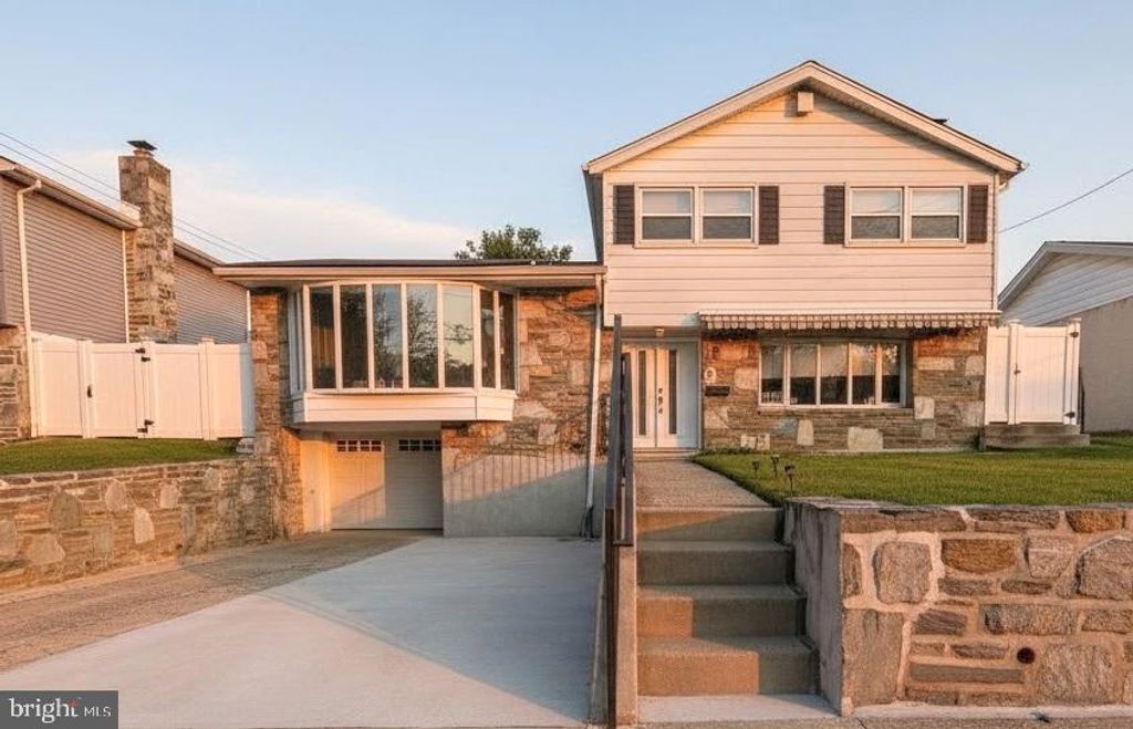 625 RENZ ST, Philadelphia, PA 19128