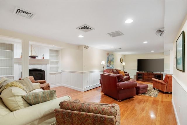 35 Alden Rd, Swampscott, MA 01907