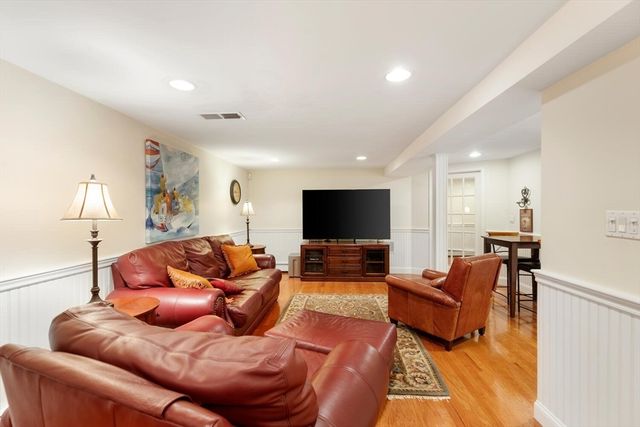 35 Alden Rd, Swampscott, MA 01907