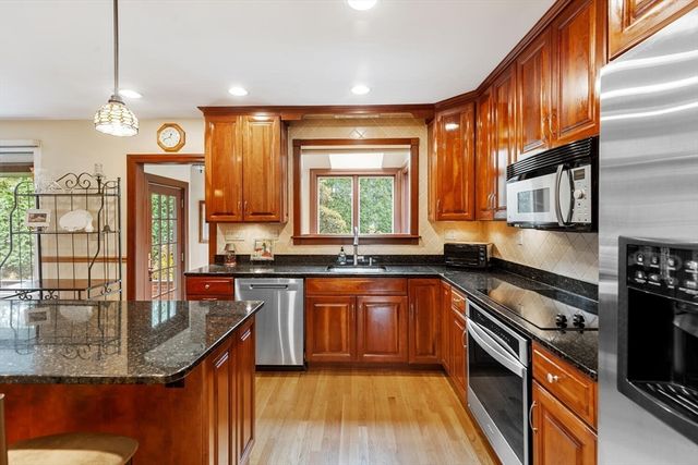 35 Alden Rd, Swampscott, MA 01907