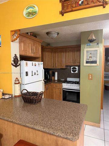 2001 S Ocean Drive 13, Hallandale Beach, FL 33009
