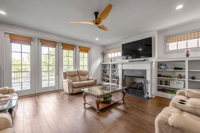 150 Sunningdale Drive, Georgetown, KY 40324