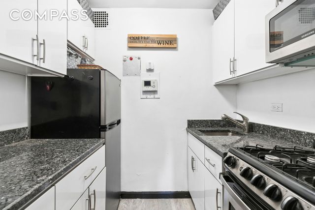 321 E 45th St Apt 9F, New York City, NY 10017