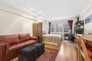 321 E 45th St Apt 9F, New York City, NY 10017