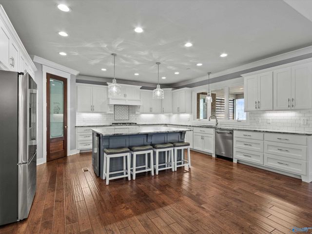 108 Lake Creek Drive, Guntersville, AL 35976