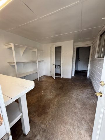 506 Gardenia Street, Lake Jackson, TX 77566