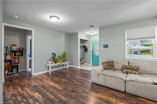 3104 Coach House LN, Virginia Beach, VA 23452