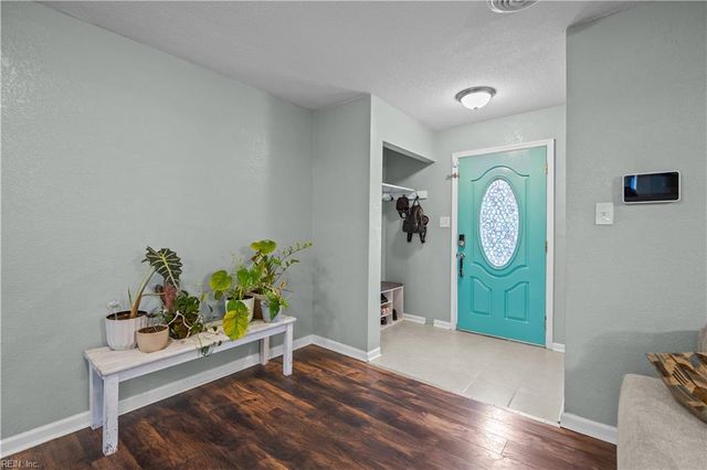 3104 Coach House LN, Virginia Beach, VA 23452