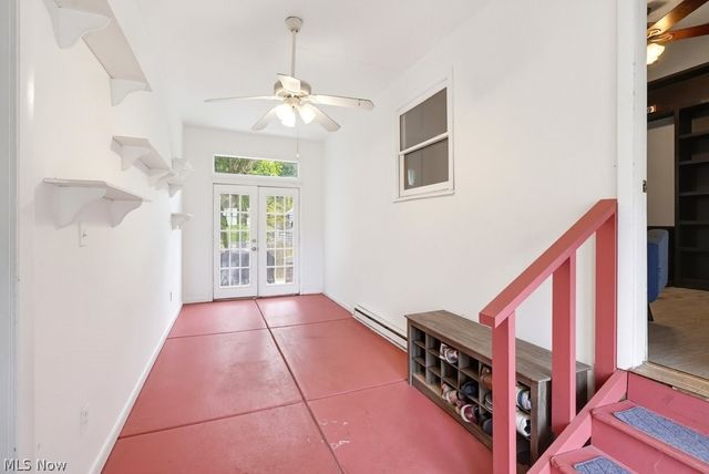 32 Oakwood Avenue, Bedford, OH 44146