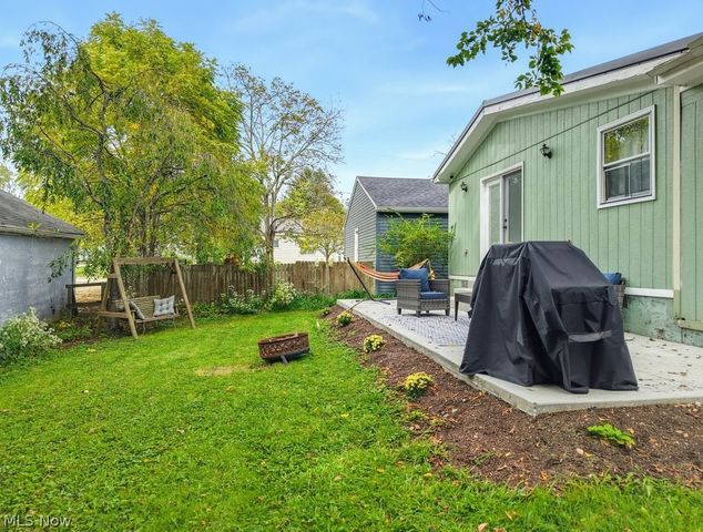 32 Oakwood Avenue, Bedford, OH 44146