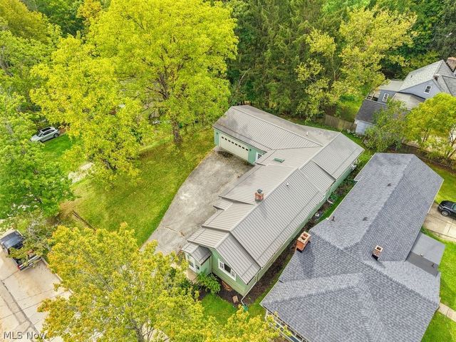 32 Oakwood Avenue, Bedford, OH 44146
