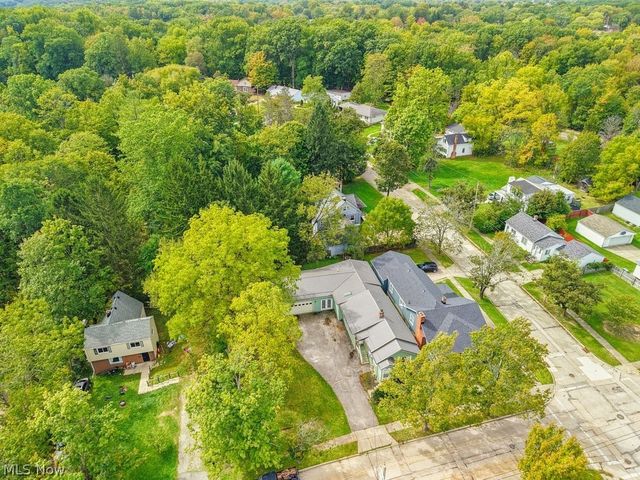 32 Oakwood Avenue, Bedford, OH 44146