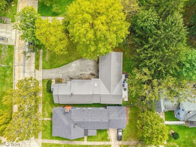 32 Oakwood Avenue, Bedford, OH 44146