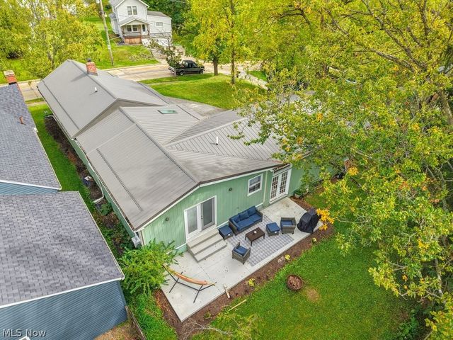 32 Oakwood Avenue, Bedford, OH 44146