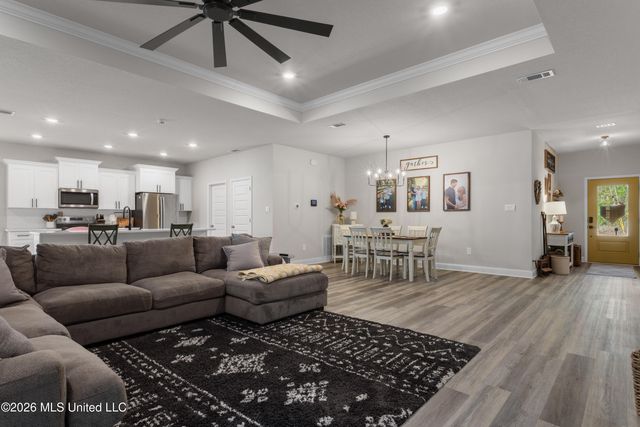 5297 South Street, Ocean Springs, MS 39564