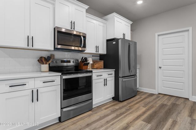 5297 South Street, Ocean Springs, MS 39564