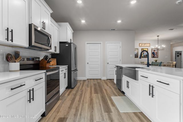 5297 South Street, Ocean Springs, MS 39564