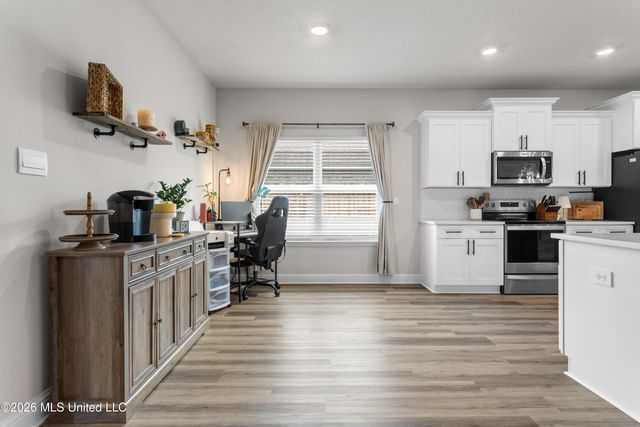 5297 South Street, Ocean Springs, MS 39564